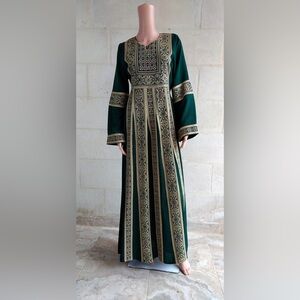 Jordanian Thobe Tatreez Dress Maxi Green with golden embroidery.